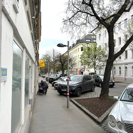 Traumhafte Wohnung Fuer 2, Walk In Dusche, Extra Kueche, Nespresso, Zentral Wien Ngoại thất bức ảnh